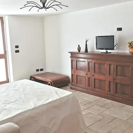 Intera Casa Appena Ristrutturata