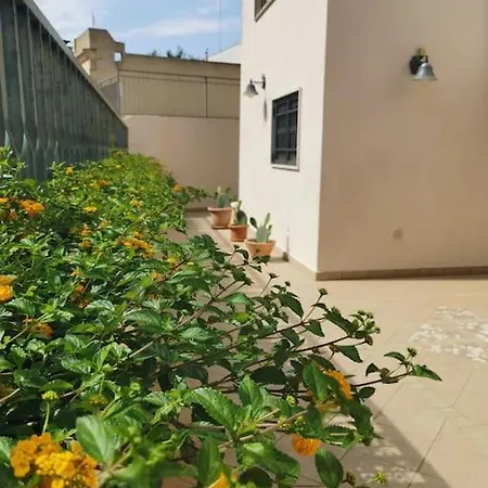 Intera Casa Appena Ristrutturata 파라비타