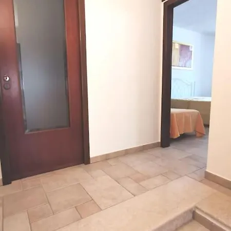 Intera Casa Appena Ristrutturata 파라비타